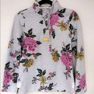 Pull over sweatshirt